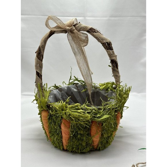 Carrot Easter Basket With Six Ft. of Extra Carrot Carland - Picture 1 of 6
